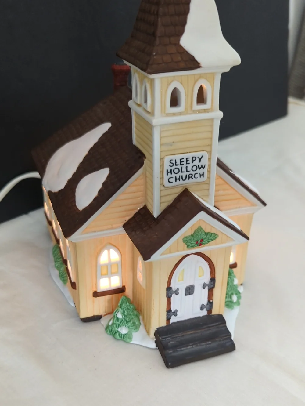 Dept. 56. 1990 New England Village Series.  Sleepy Hollow Church
